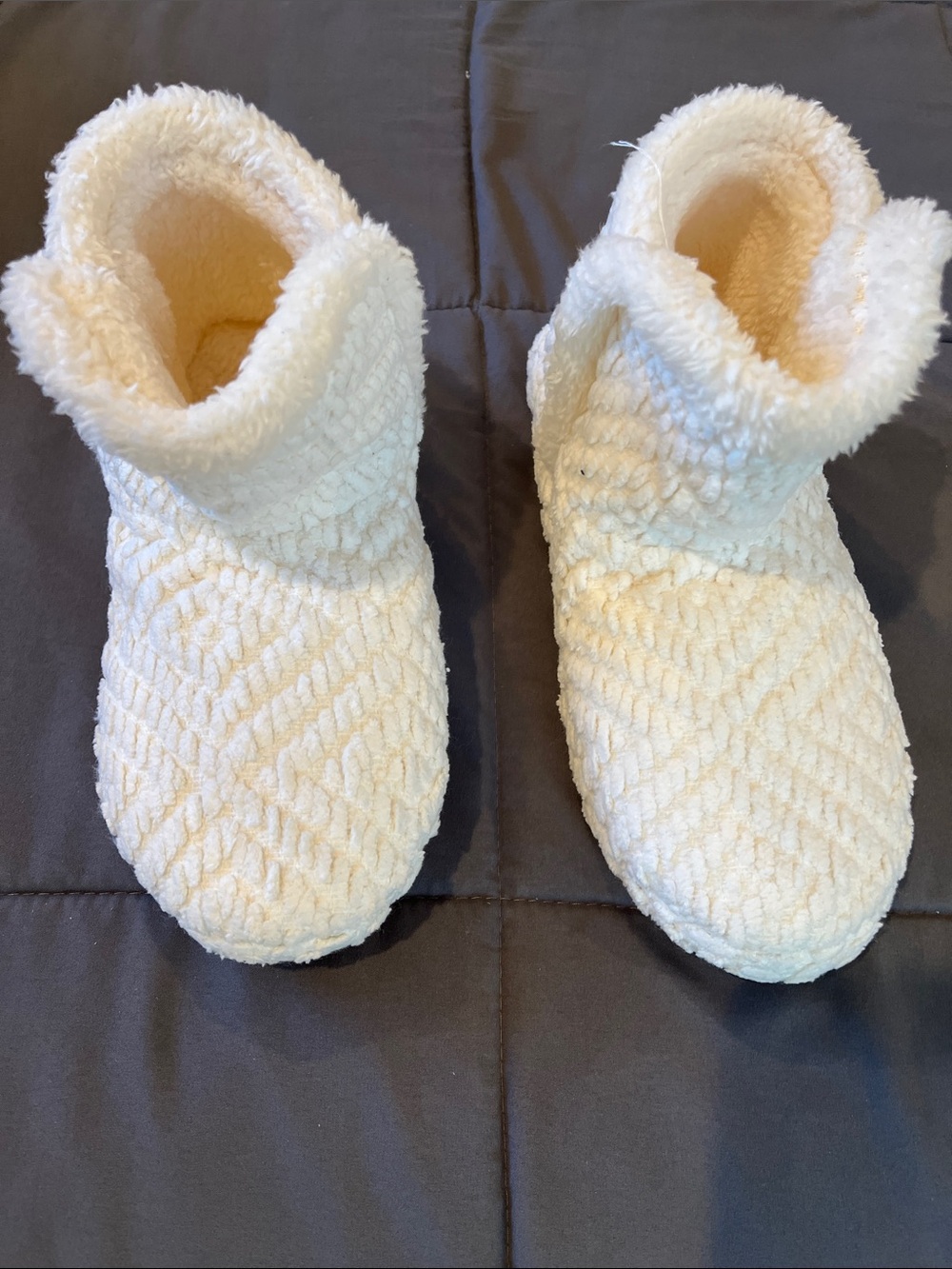 Aerosoles Creamy White Quilted Sherpa Slip-On Slippers Sz L